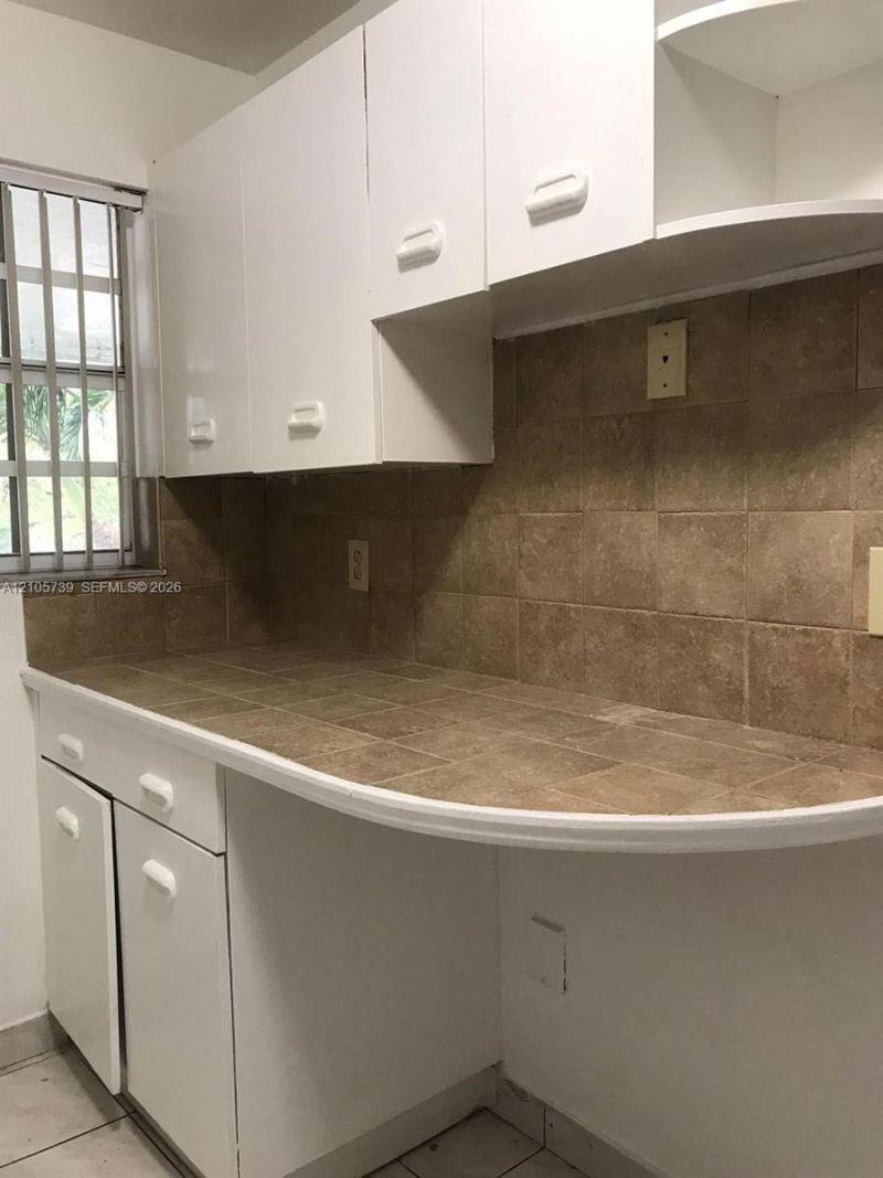 470 NE 210th Cir Ter, Unit 201-11, Miami, FL 33179 Photo