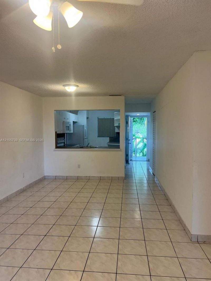 470 NE 210th Cir Ter, Unit 201-11, Miami, FL 33179 Photo