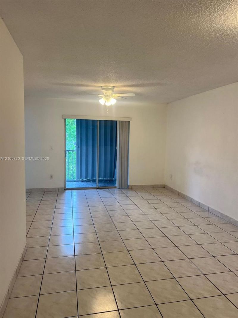 470 NE 210th Cir Ter, Unit 201-11, Miami, FL 33179 Photo