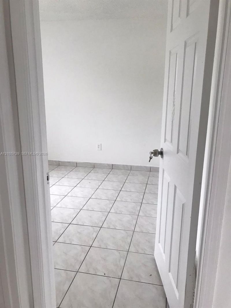 470 NE 210th Cir Ter, Unit 201-11, Miami, FL 33179 Photo