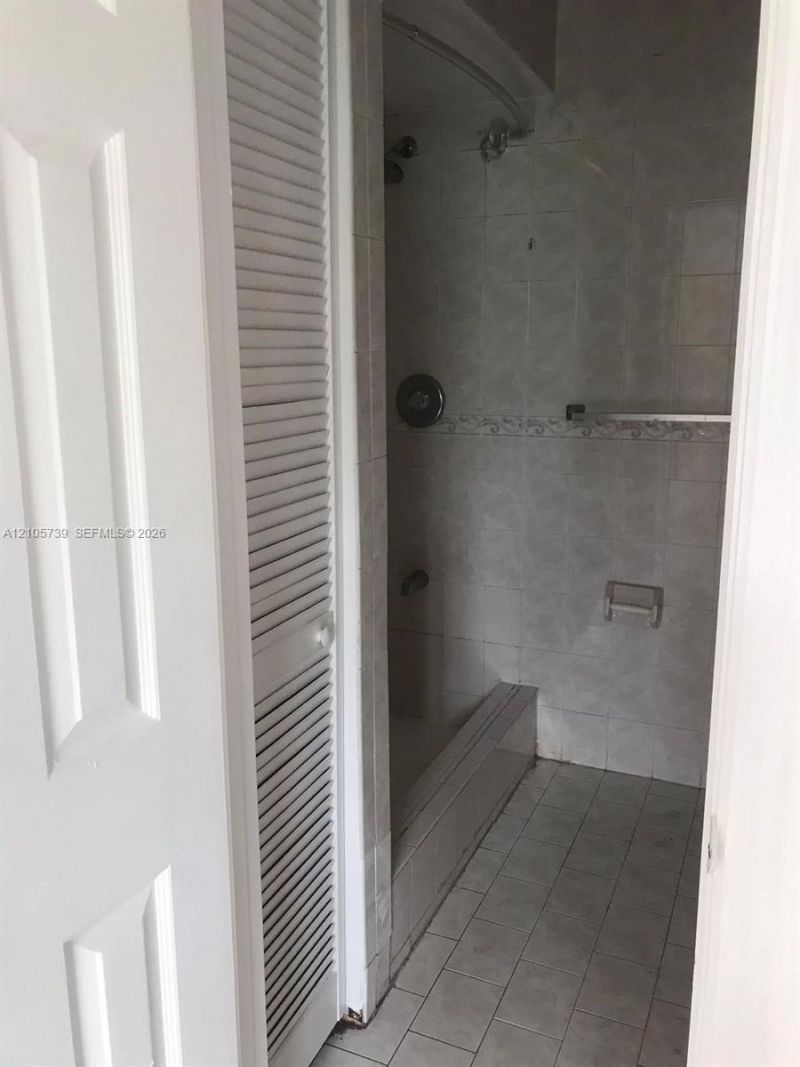 470 NE 210th Cir Ter, Unit 201-11, Miami, FL 33179 Photo