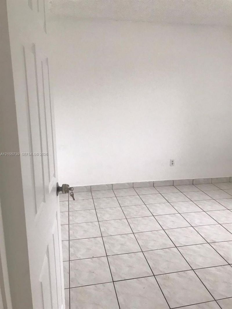 470 NE 210th Cir Ter, Unit 201-11, Miami, FL 33179 Photo