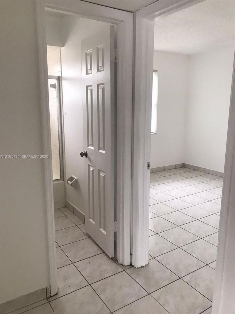 470 NE 210th Cir Ter, Unit 201-11, Miami, FL 33179 Photo