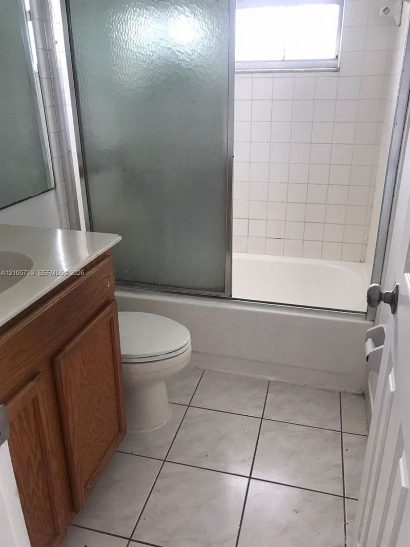470 NE 210th Cir Ter, Unit 201-11, Miami, FL 33179 Photo