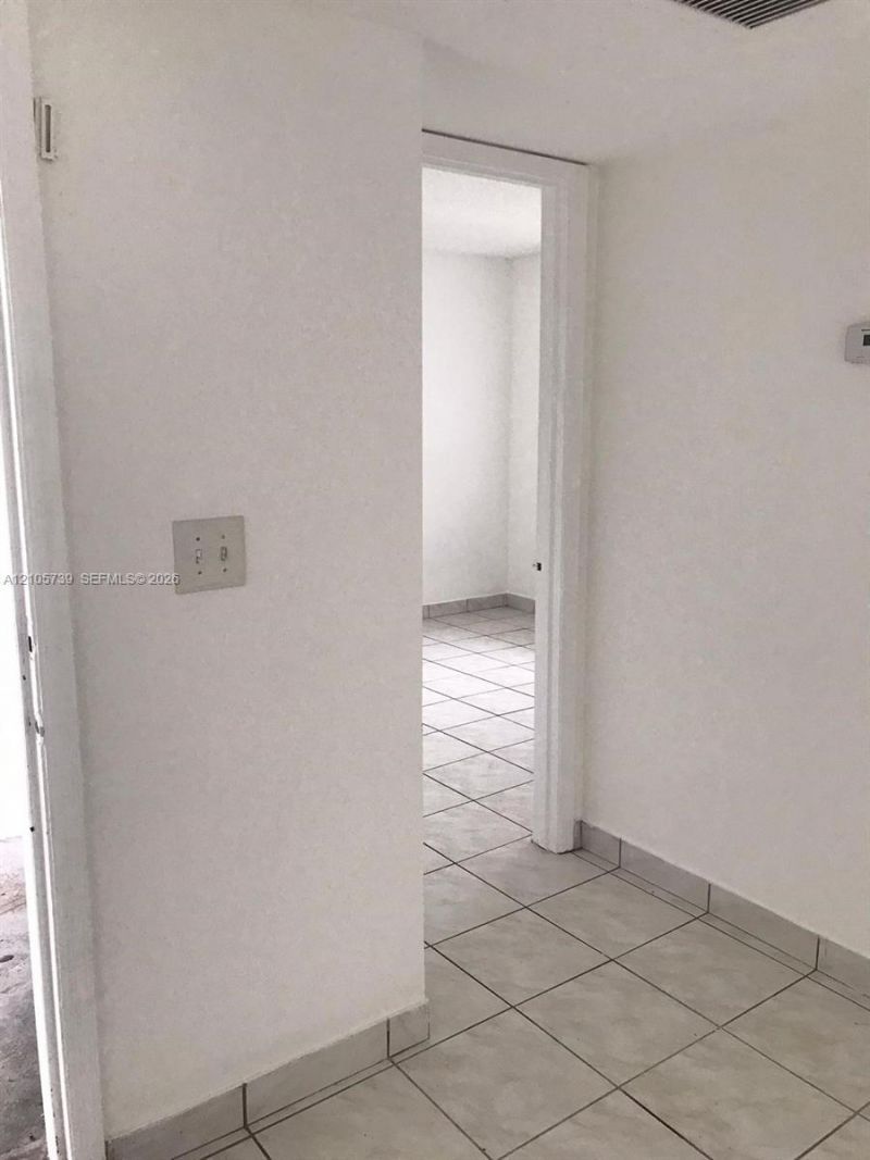 470 NE 210th Cir Ter, Unit 201-11, Miami, FL 33179 Photo