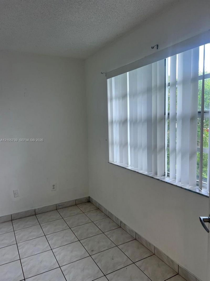 470 NE 210th Cir Ter, Unit 201-11, Miami, FL 33179 Photo