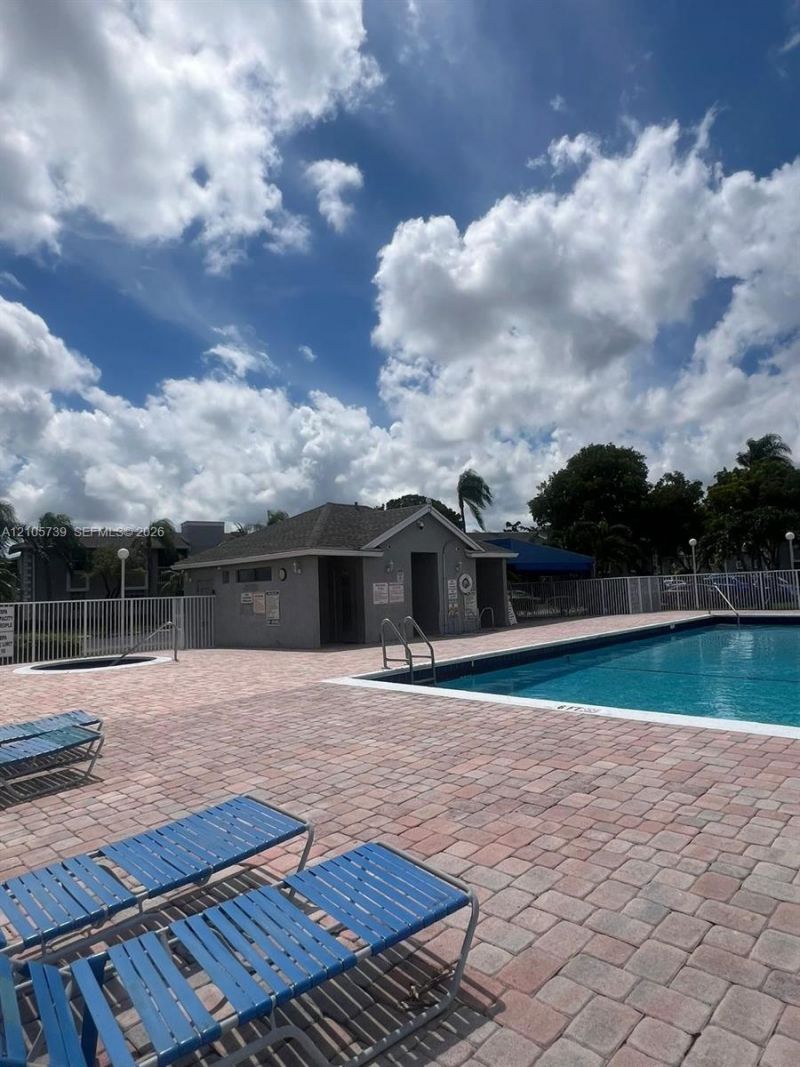 470 NE 210th Cir Ter, Unit 201-11, Miami, FL 33179 Photo
