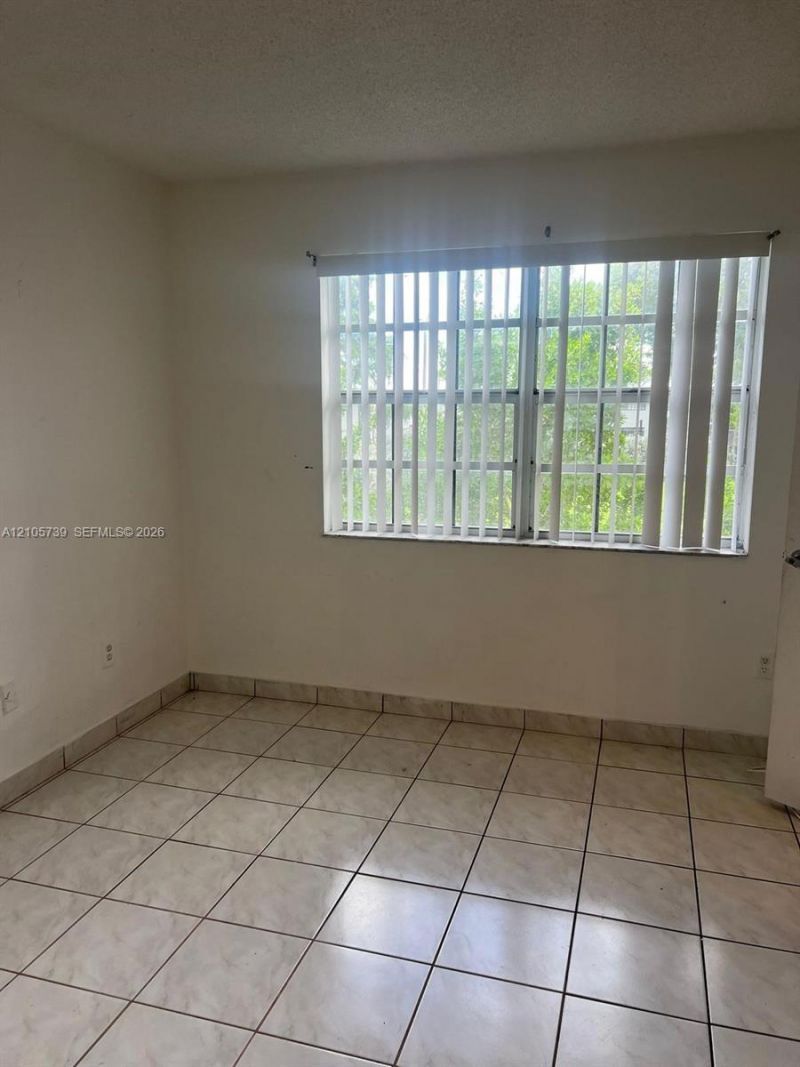 470 NE 210th Cir Ter, Unit 201-11, Miami, FL 33179 Photo