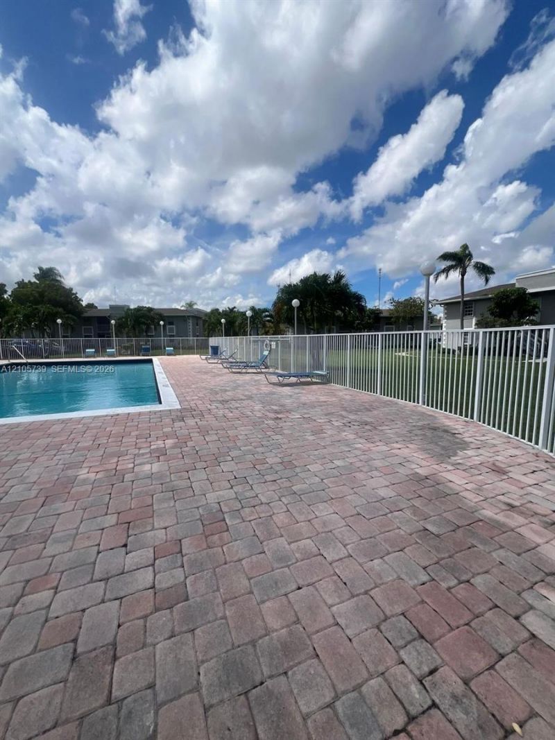 470 NE 210th Cir Ter, Unit 201-11, Miami, FL 33179 Photo