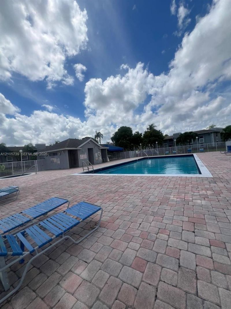 470 NE 210th Cir Ter, Unit 201-11, Miami, FL 33179 Photo