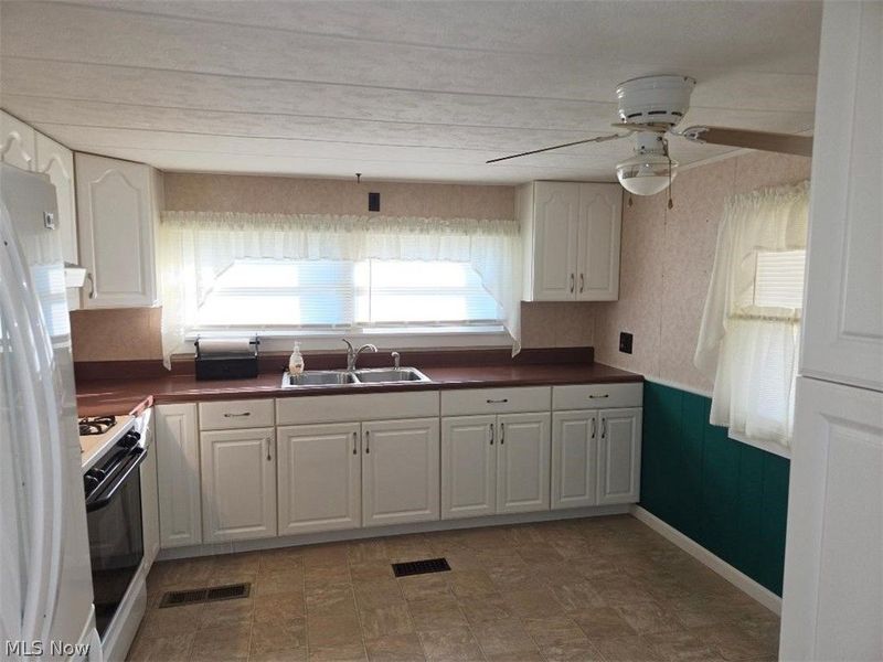 701 N Main Street, Unit 30, Wellington, OH 44090 Photo 6