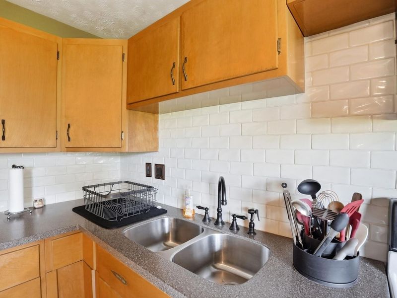 2065 S Center Boulevard, Springfield, OH 45506 Photo 11