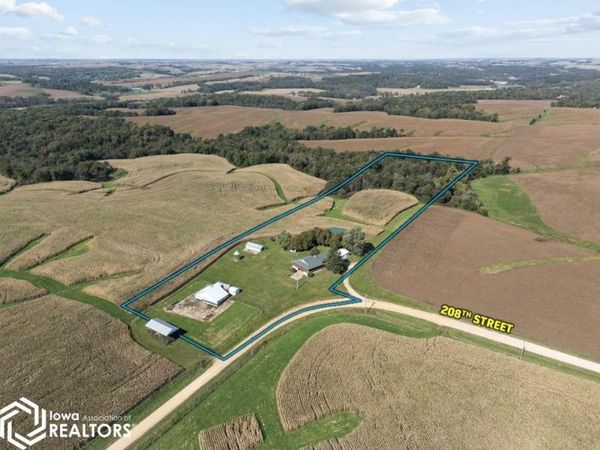 14880 208th Street, Zwingle, IA 52079