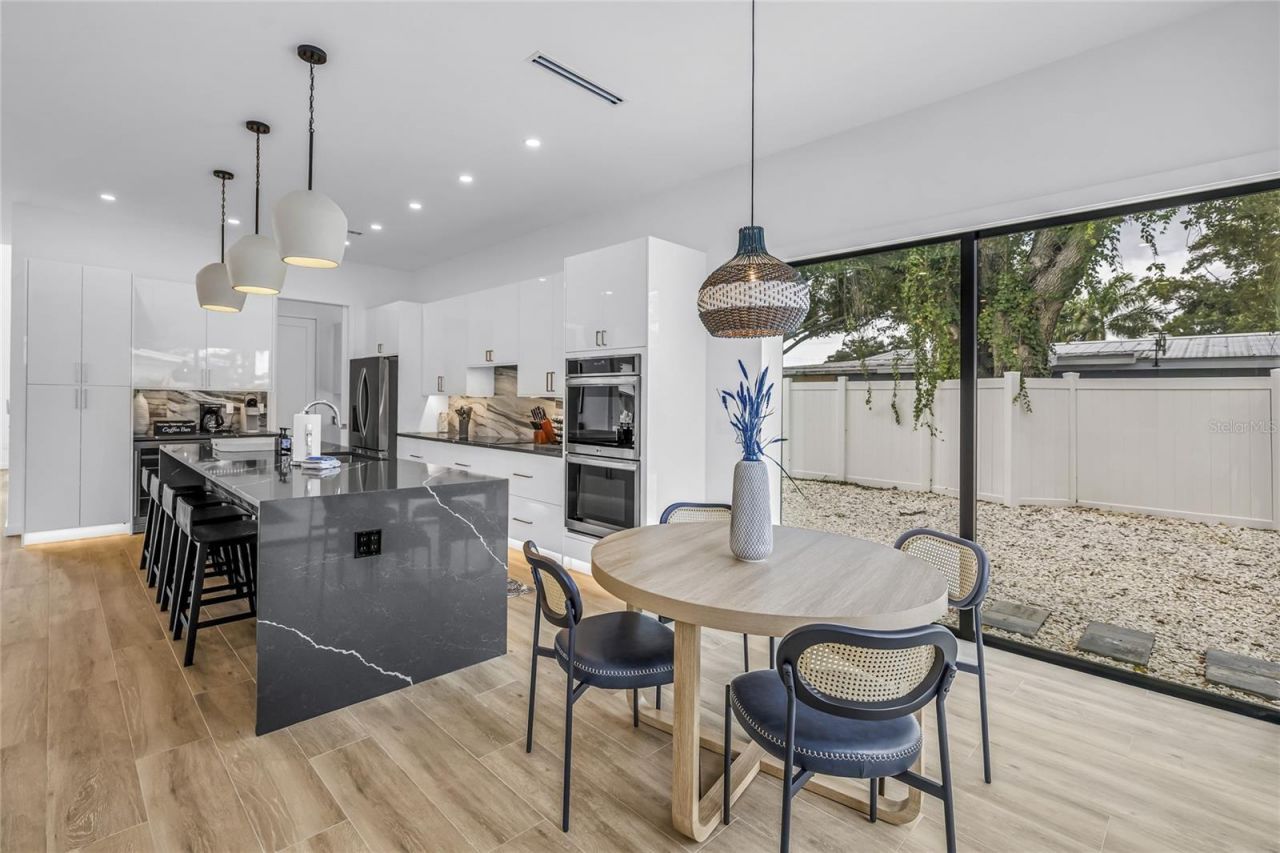 2345 Temple Street, Sarasota, FL 34239 Photo