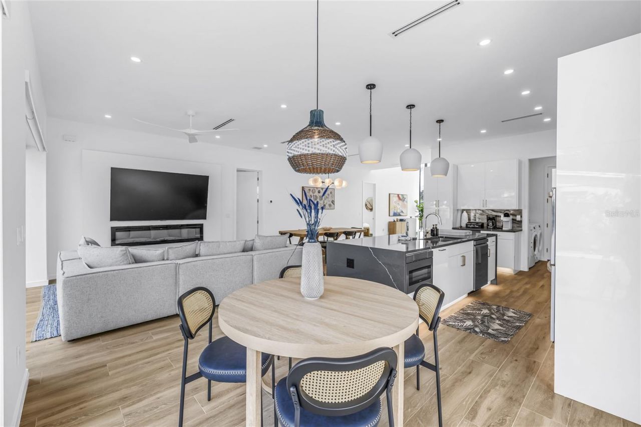 2345 Temple Street, Sarasota, FL 34239 Photo