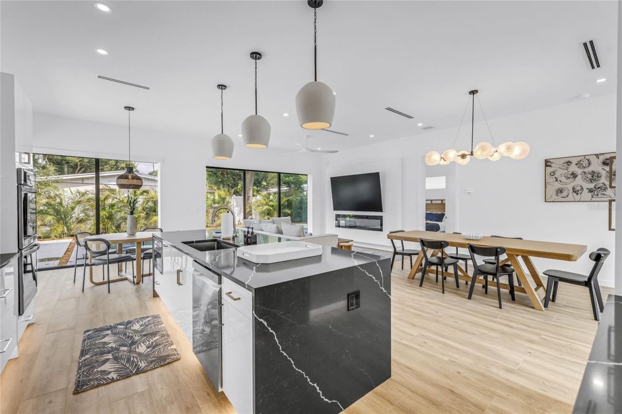 2345 Temple Street, Sarasota, FL 34239 Photo