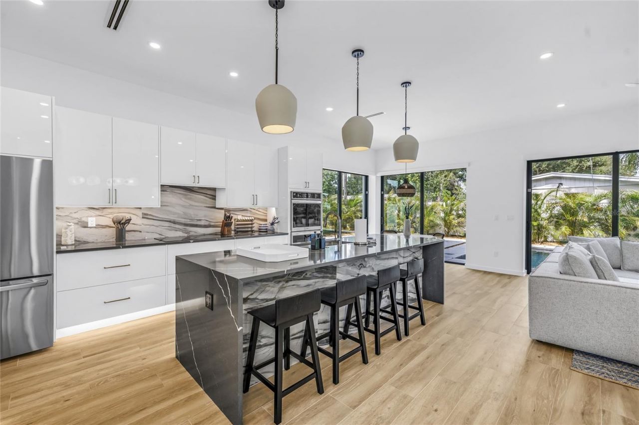 2345 Temple Street, Sarasota, FL 34239 Photo
