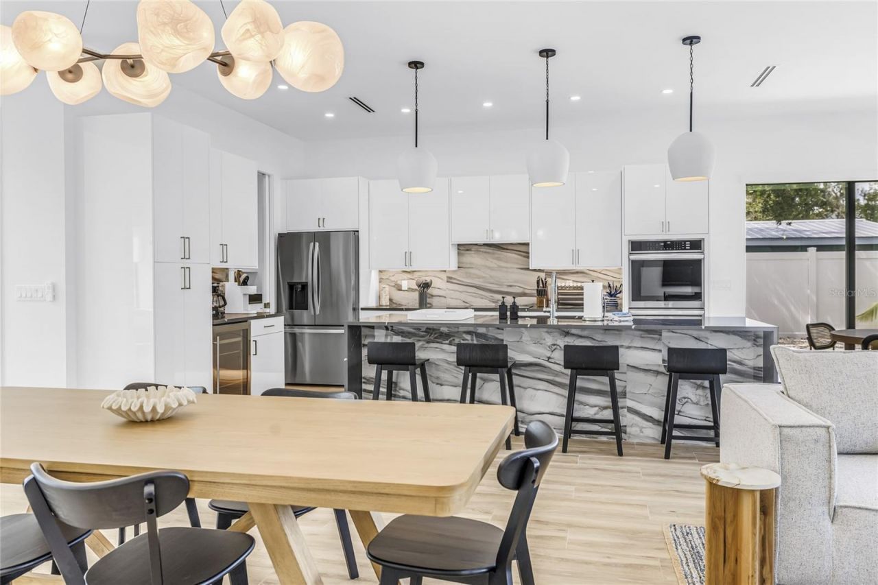 2345 Temple Street, Sarasota, FL 34239 Photo