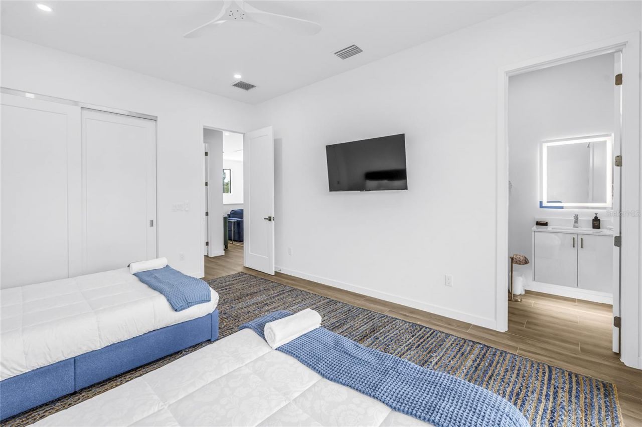 2345 Temple Street, Sarasota, FL 34239 Photo