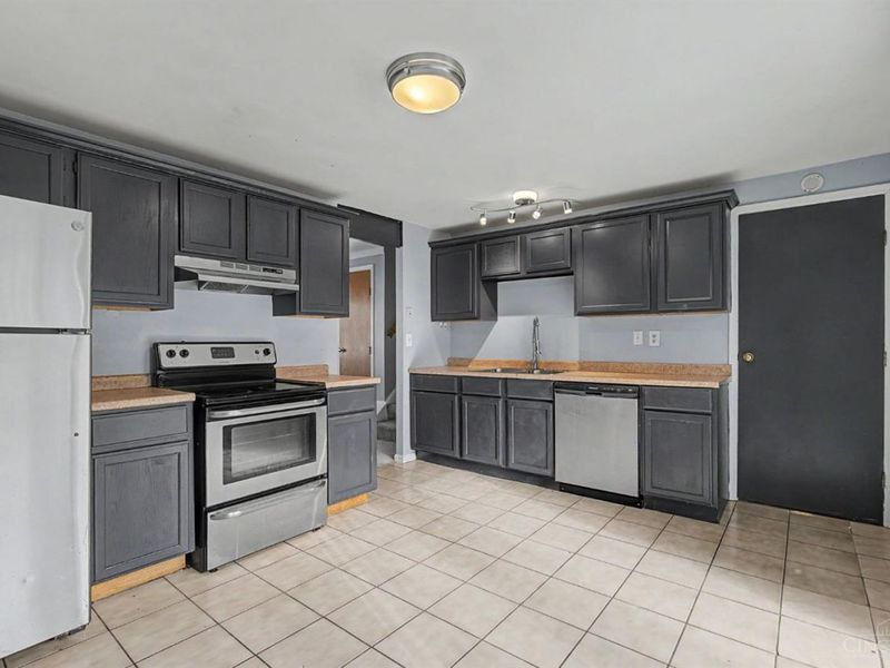 967 Harrogate Court, Forest Park, OH 45240 Photo 6