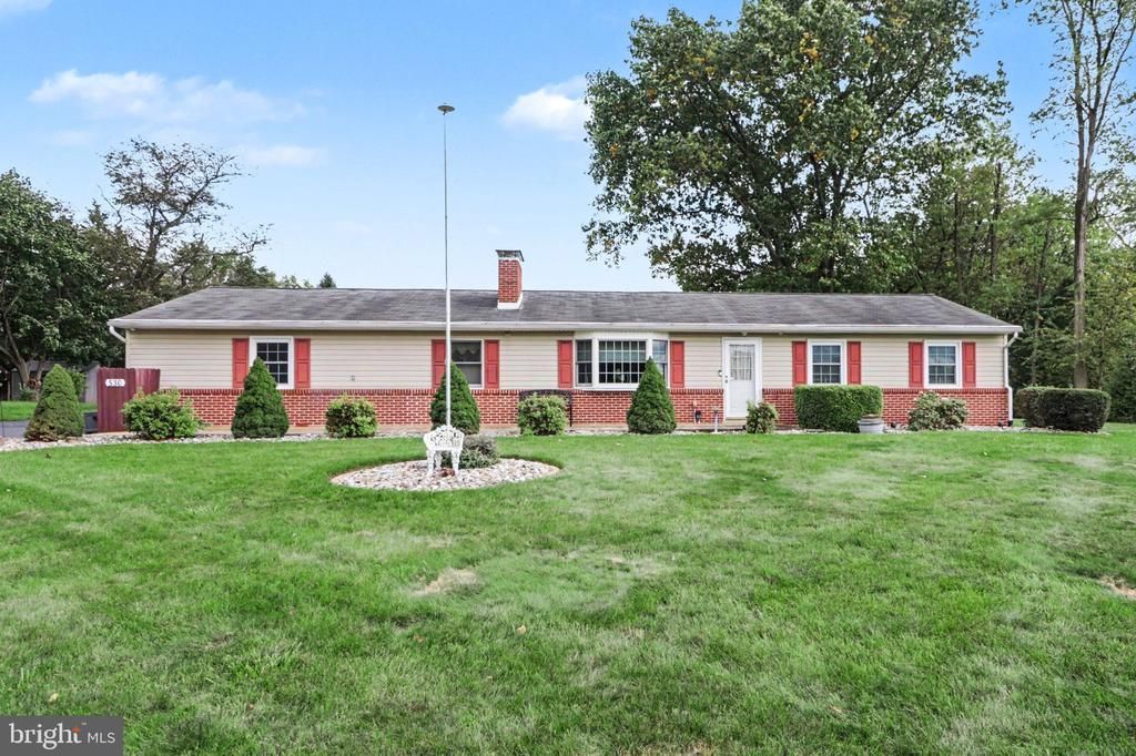 530 YOCUMTOWN ROAD, ETTERS, PA 17319