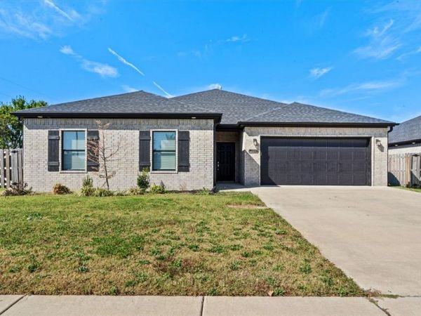 200 Tricha Circle , Gravette, AR 72736