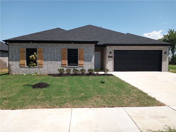 306 Tricha Circle , Gravette, AR 72736