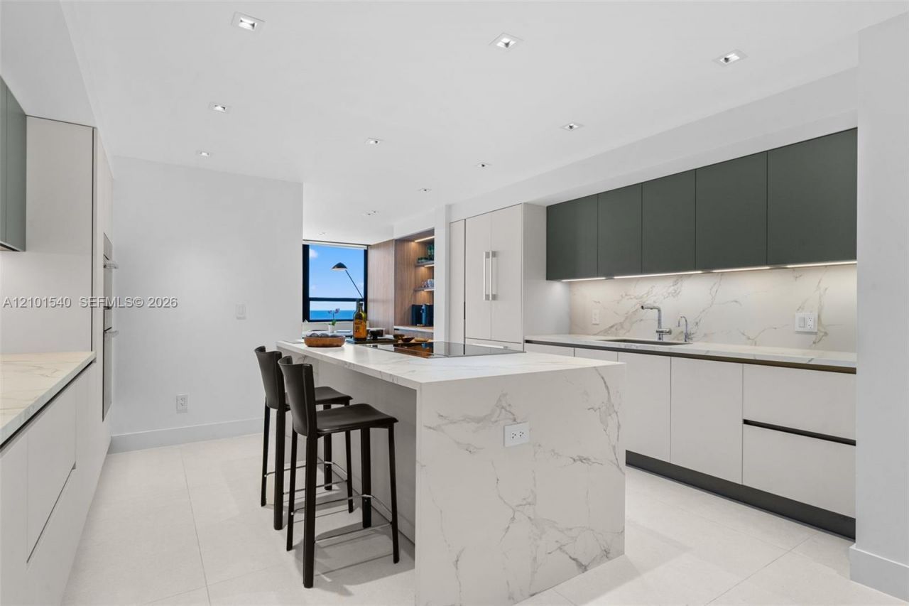 3 Grove Isle Dr , Unit C1701, Miami, FL 33133 Photo