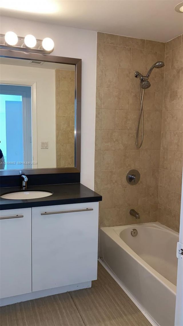 90 SW 3rd St , Unit 3907, Miami, FL 33130 Photo