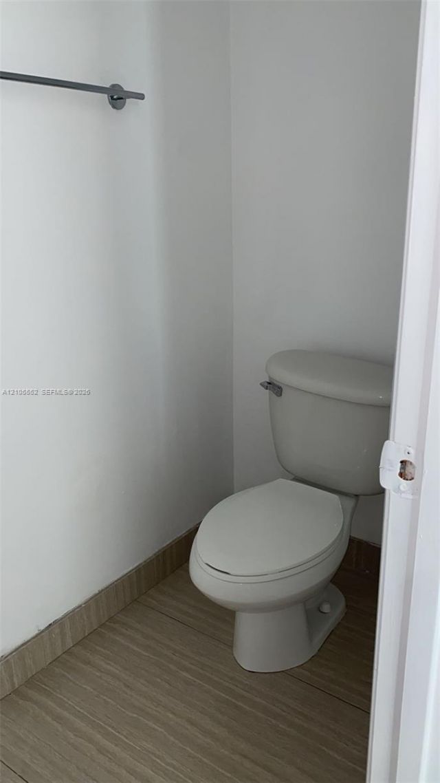 90 SW 3rd St , Unit 3907, Miami, FL 33130 Photo