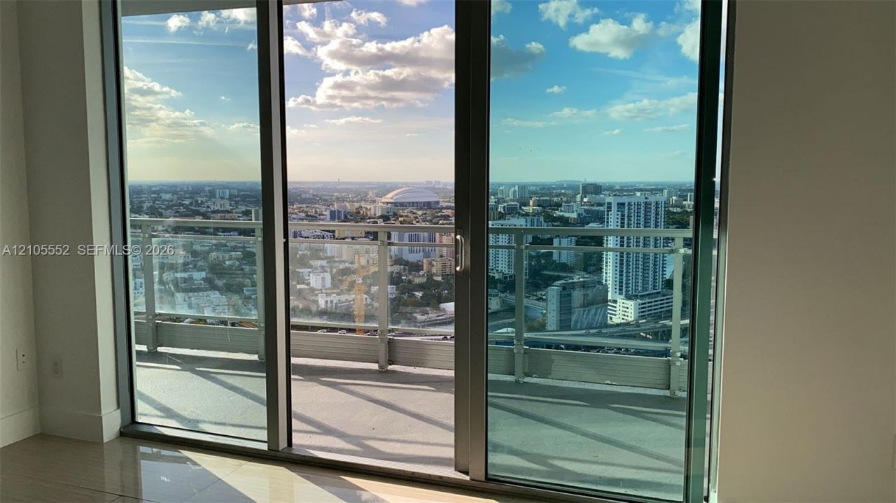 90 SW 3rd St , Unit 3907, Miami, FL 33130 Photo