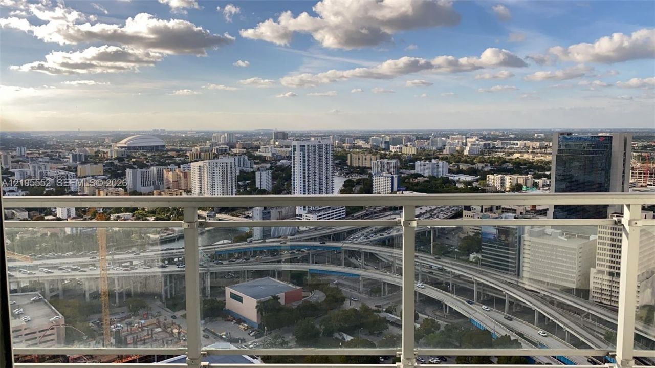 90 SW 3rd St , Unit 3907, Miami, FL 33130 Photo