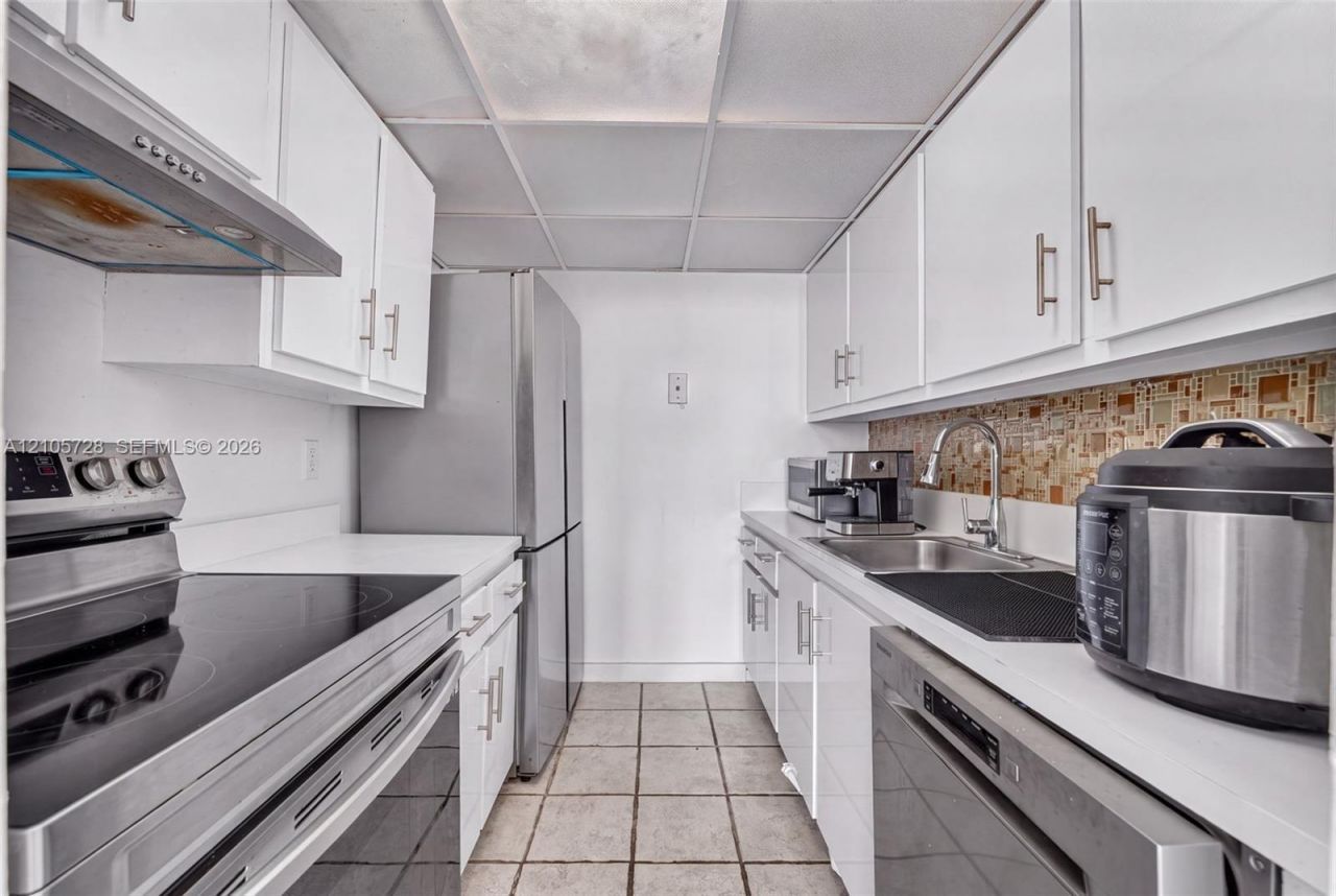 2350 NE 135th St , Unit 1006, North Miami, FL 33181 Photo