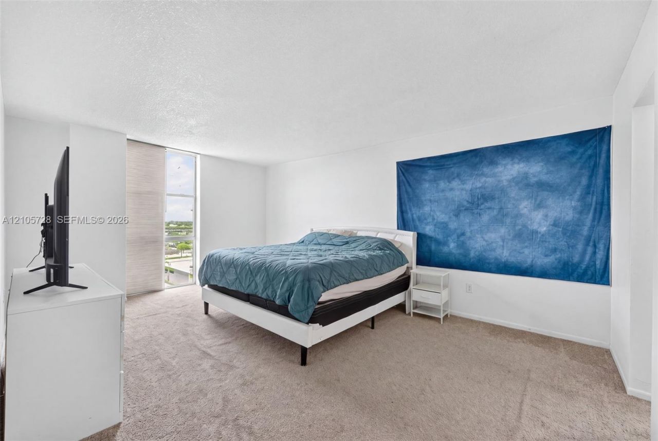 2350 NE 135th St , Unit 1006, North Miami, FL 33181 Photo