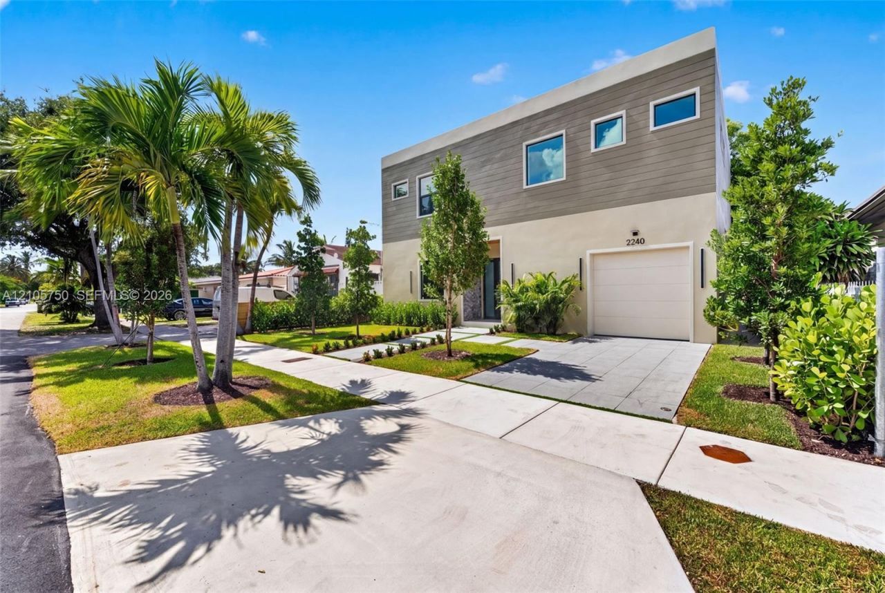 2240 SW 13th St , Unit 2240, Miami, FL 33145 Photo
