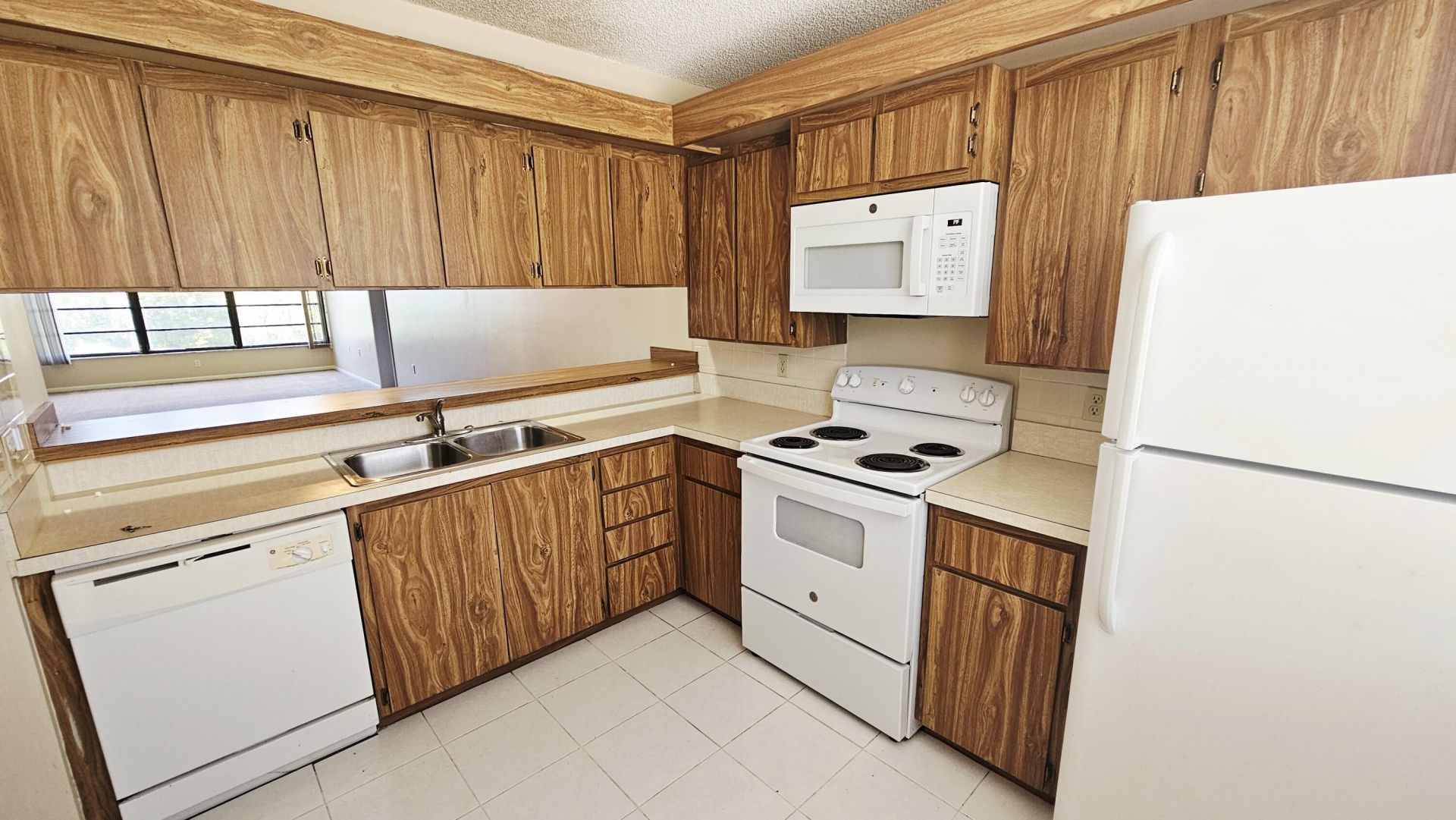 3630 Whitehall Drive, Unit 303, West Palm Beach, FL 33401 Photo