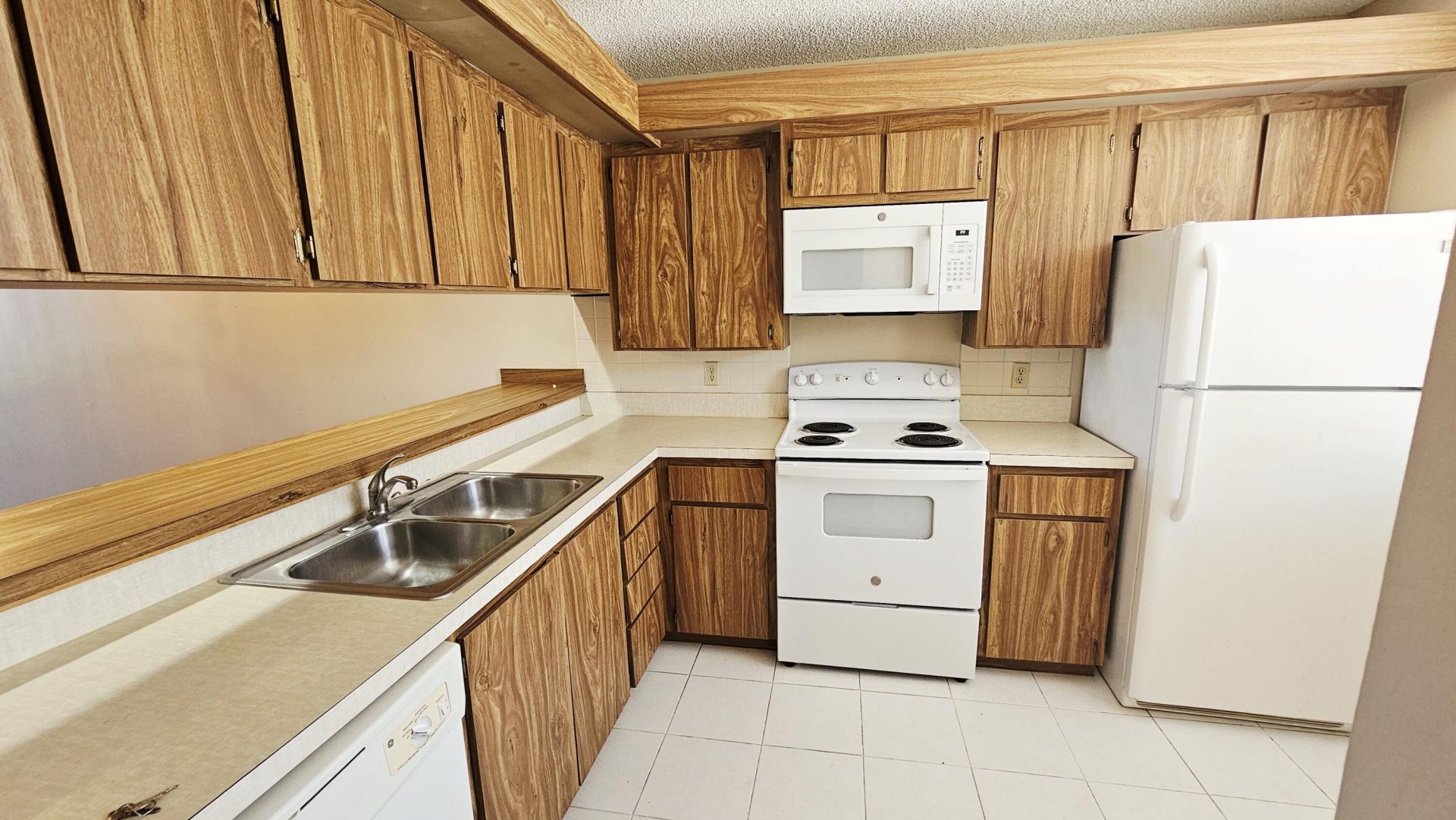 3630 Whitehall Drive, Unit 303, West Palm Beach, FL 33401 Photo