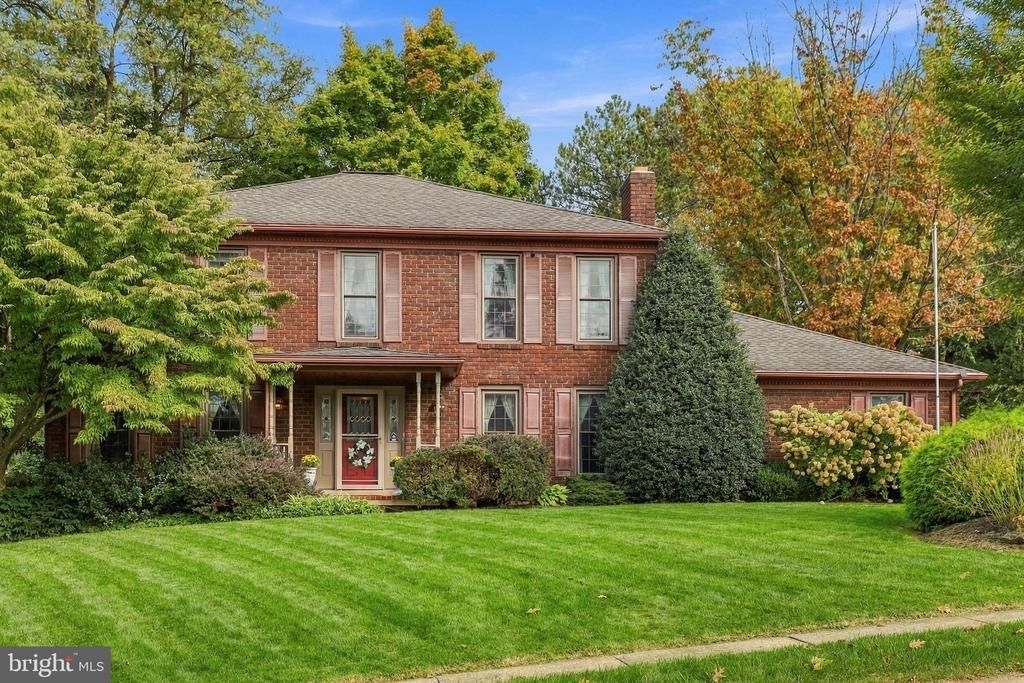 525 ETON LANE, YORK, PA 17402