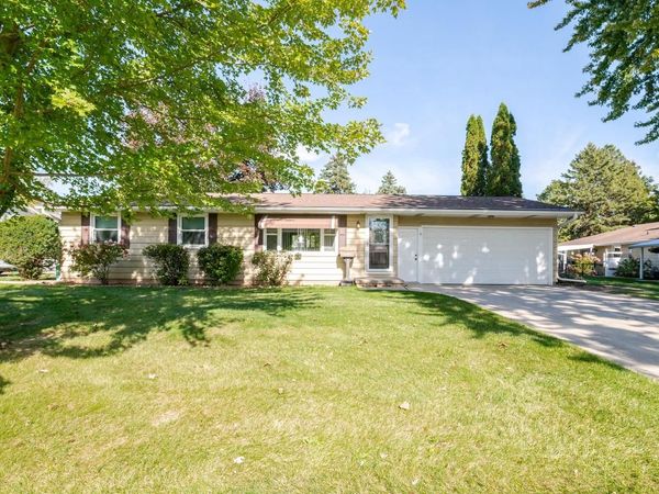 2682 TULIP LANE, Howard, WI 54313