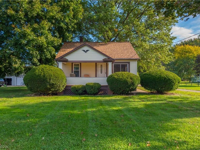 6077 Lake Avenue, Elyria, OH 44035 Photo 2
