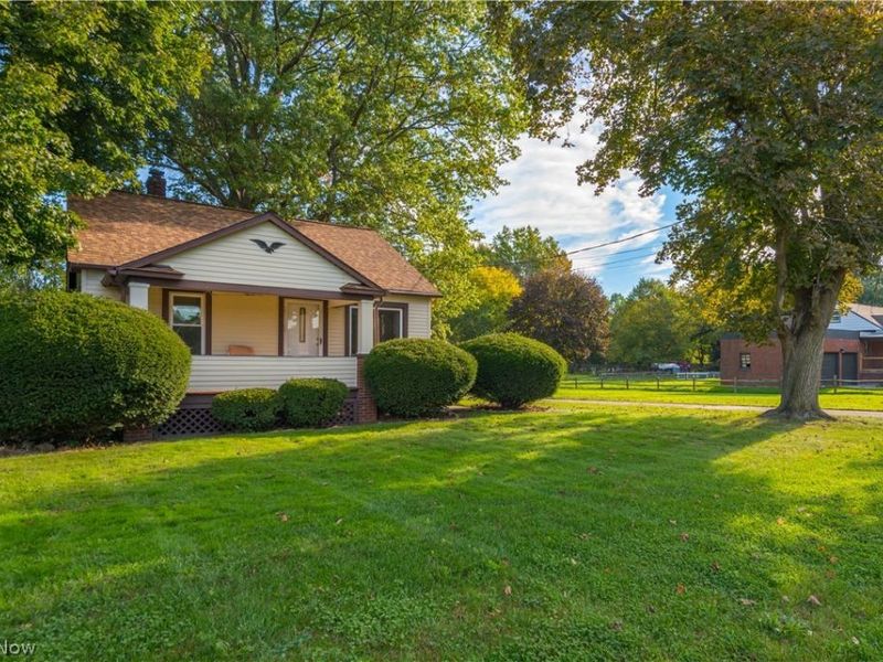6077 Lake Avenue, Elyria, OH 44035 Photo 3