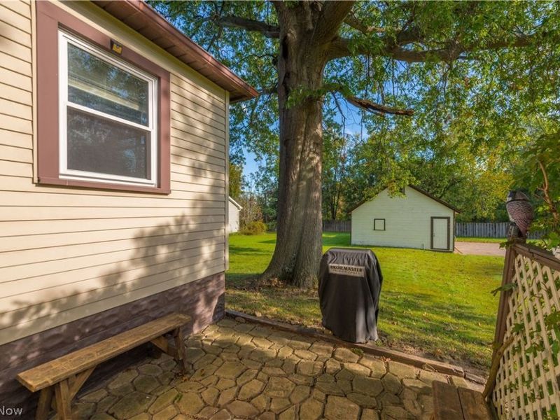 6077 Lake Avenue, Elyria, OH 44035 Photo 41