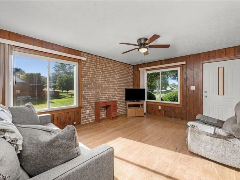 6077 Lake Avenue, Elyria, OH 44035 Photo 8