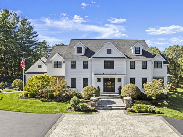 64 Main St, Westford, MA 01886