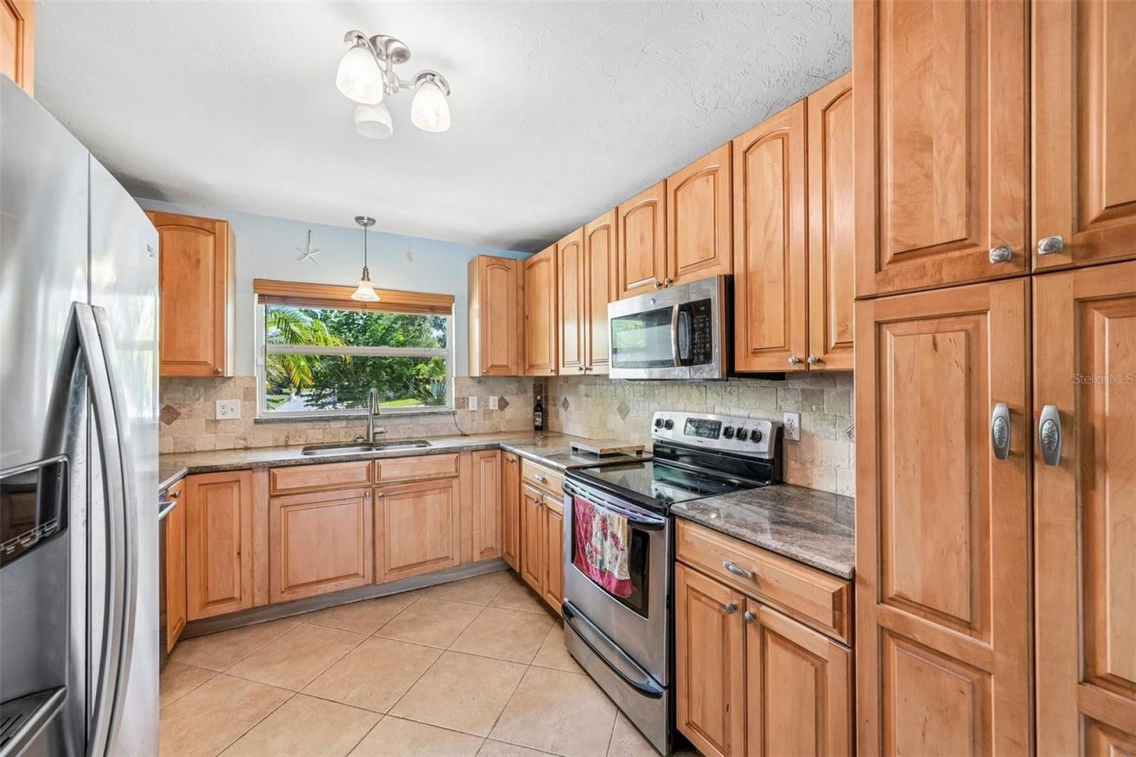2400 S Brink Avenue , Sarasota, FL 34239 Photo