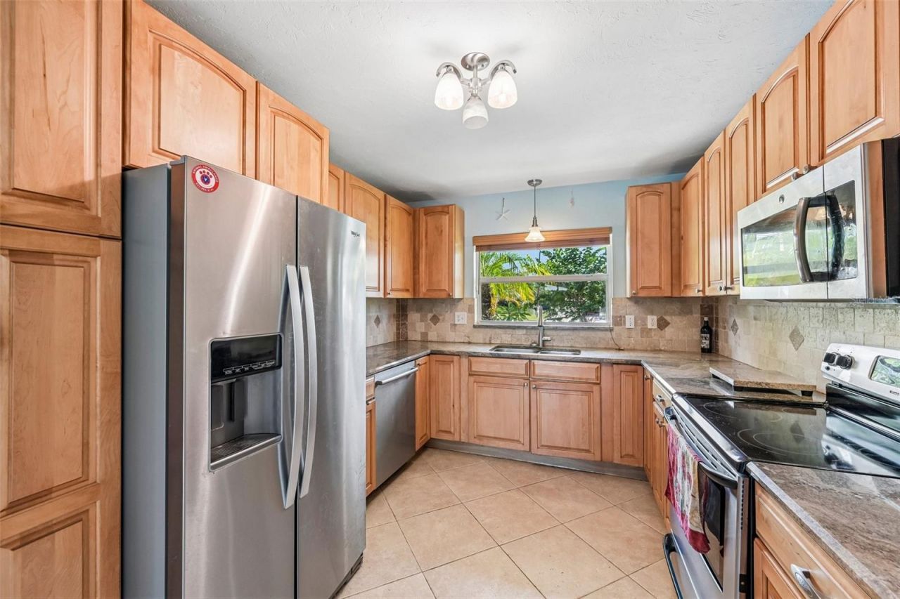 2400 S Brink Avenue , Sarasota, FL 34239 Photo