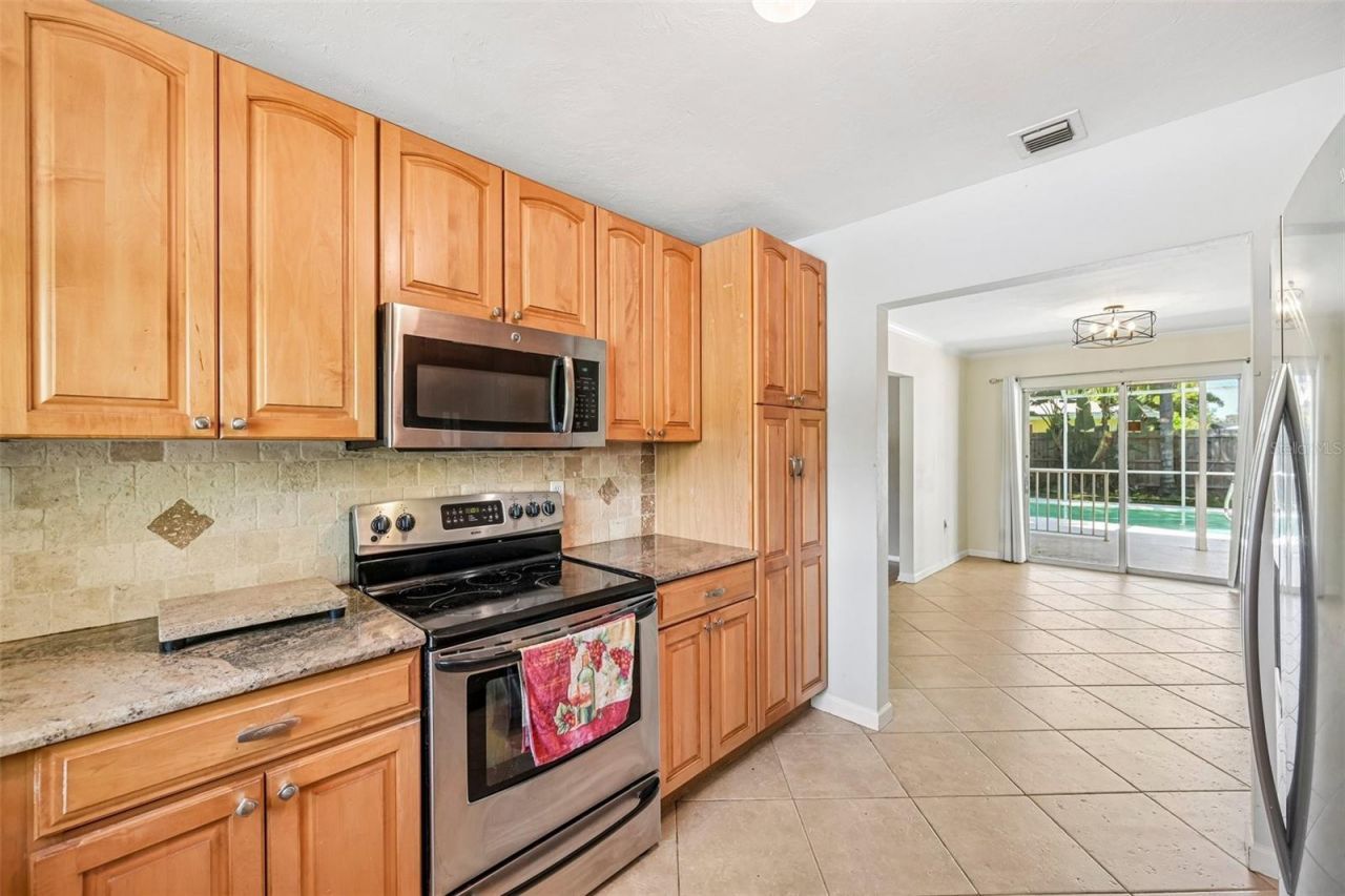 2400 S Brink Avenue , Sarasota, FL 34239 Photo