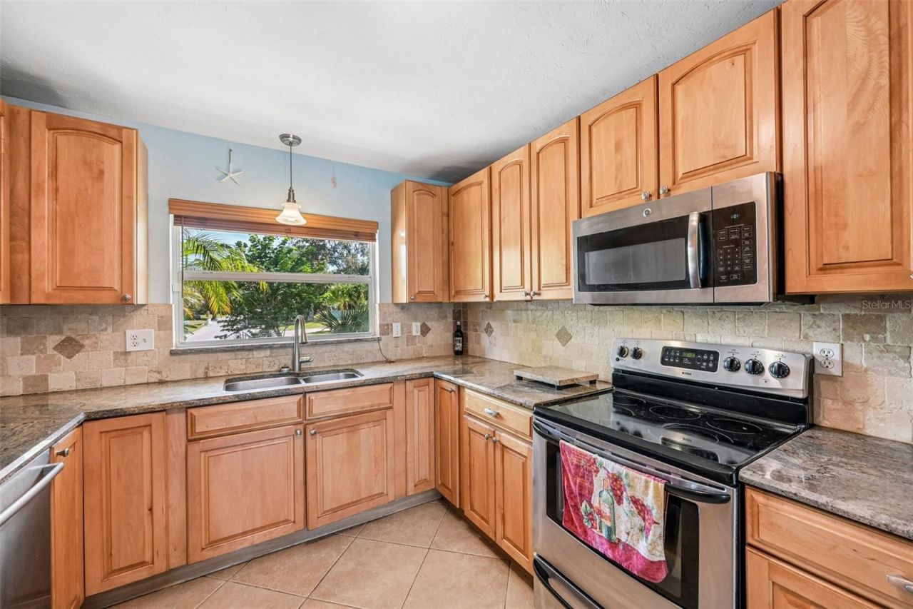 2400 S Brink Avenue , Sarasota, FL 34239 Photo