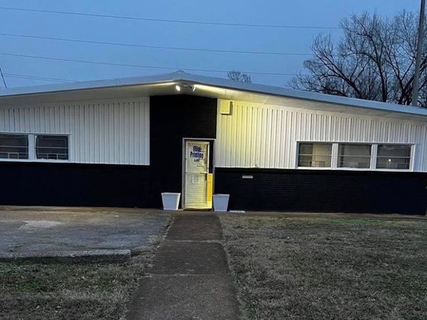 680 N 20th Street, East St Louis, IL 62205