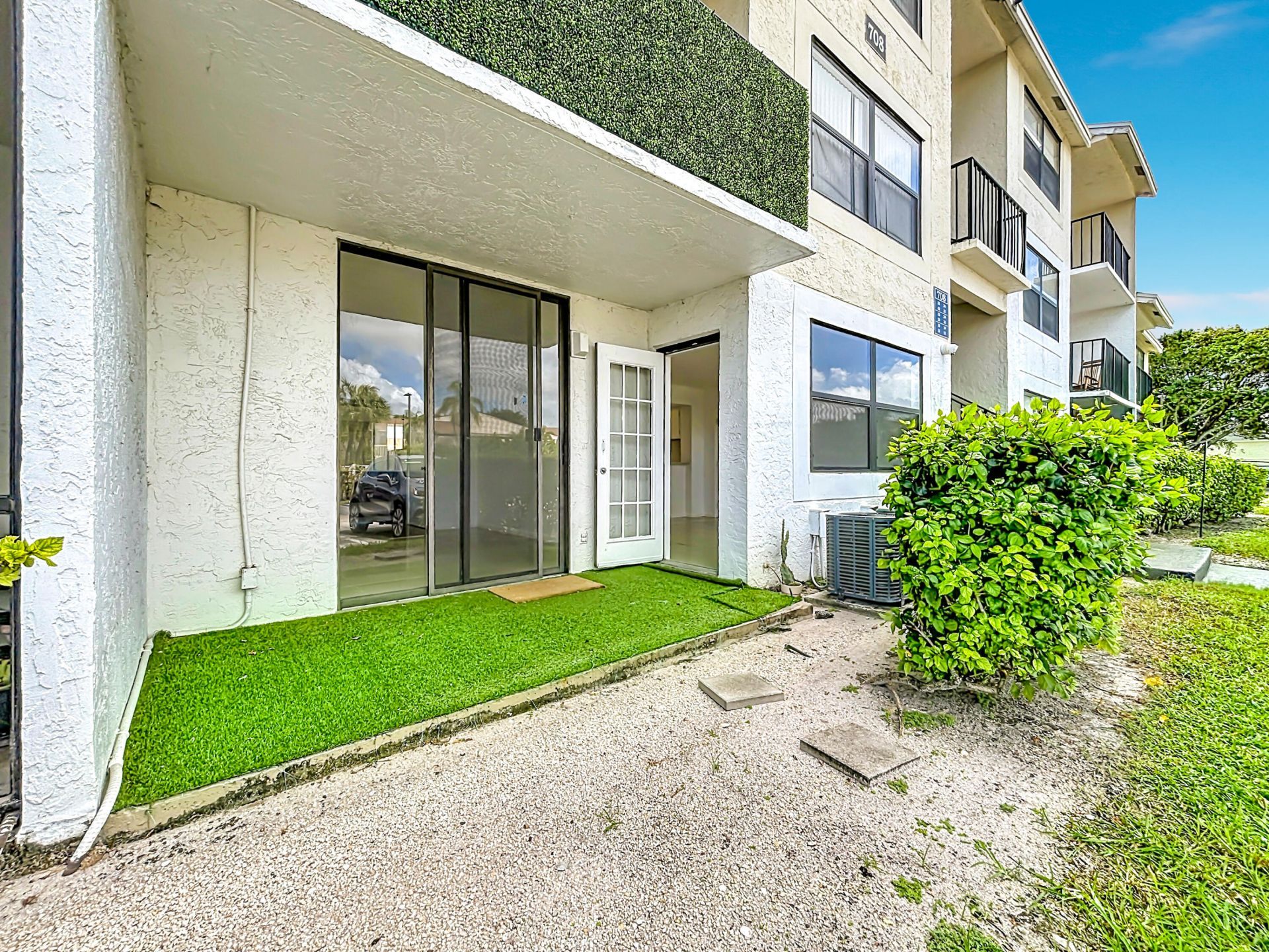 708 Executive Center Drive, Unit 12, West Palm Beach, FL 33401 Photo